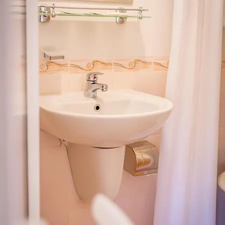 Hotel Kiev 2*