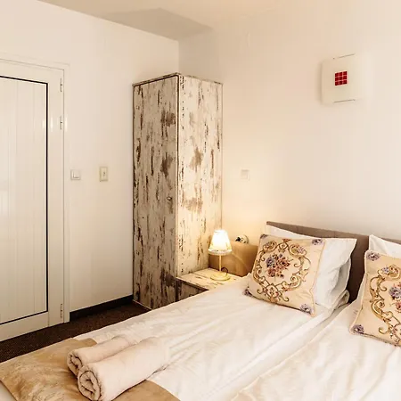 Hotel Kiev-free Parking 3*