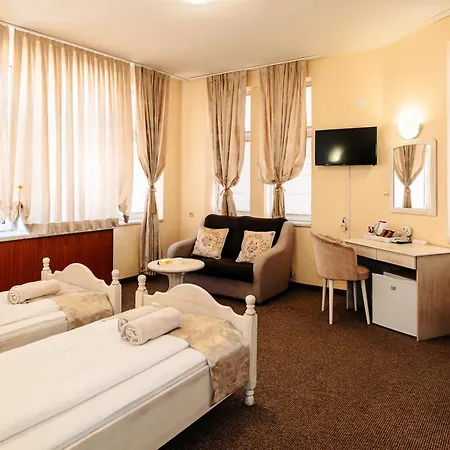 Hotel Kiev-free Parking