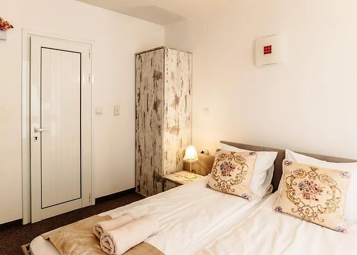 Hotel Kiev-free Parking 3*