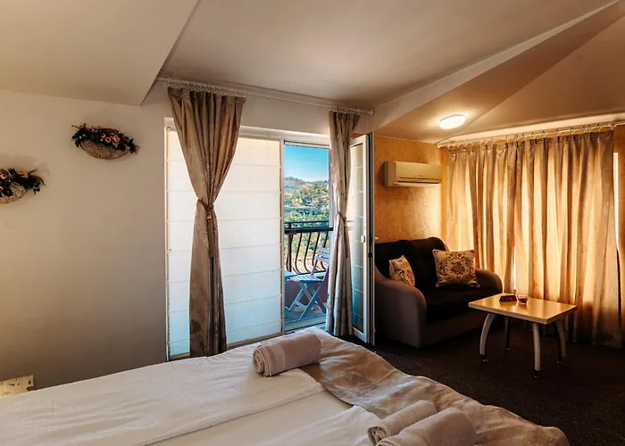 Hotel Kiev-free Parking